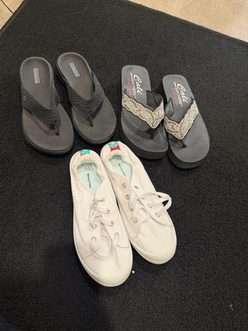 Skechers Black Rhinestone Embellished Foam Flip Flops selling as bundle
